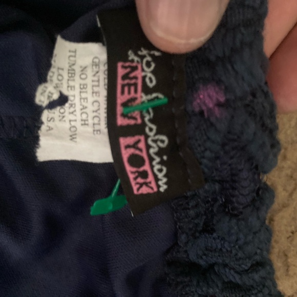 Womens flowy tank - Picture 3 of 3